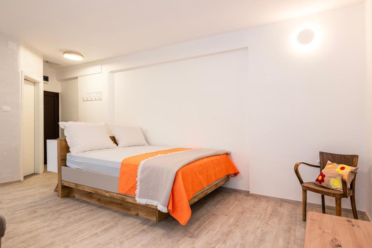 Studio Apartman Max Center Of The Old Town Free Parking Beautiful View Sibenik Bagian luar foto