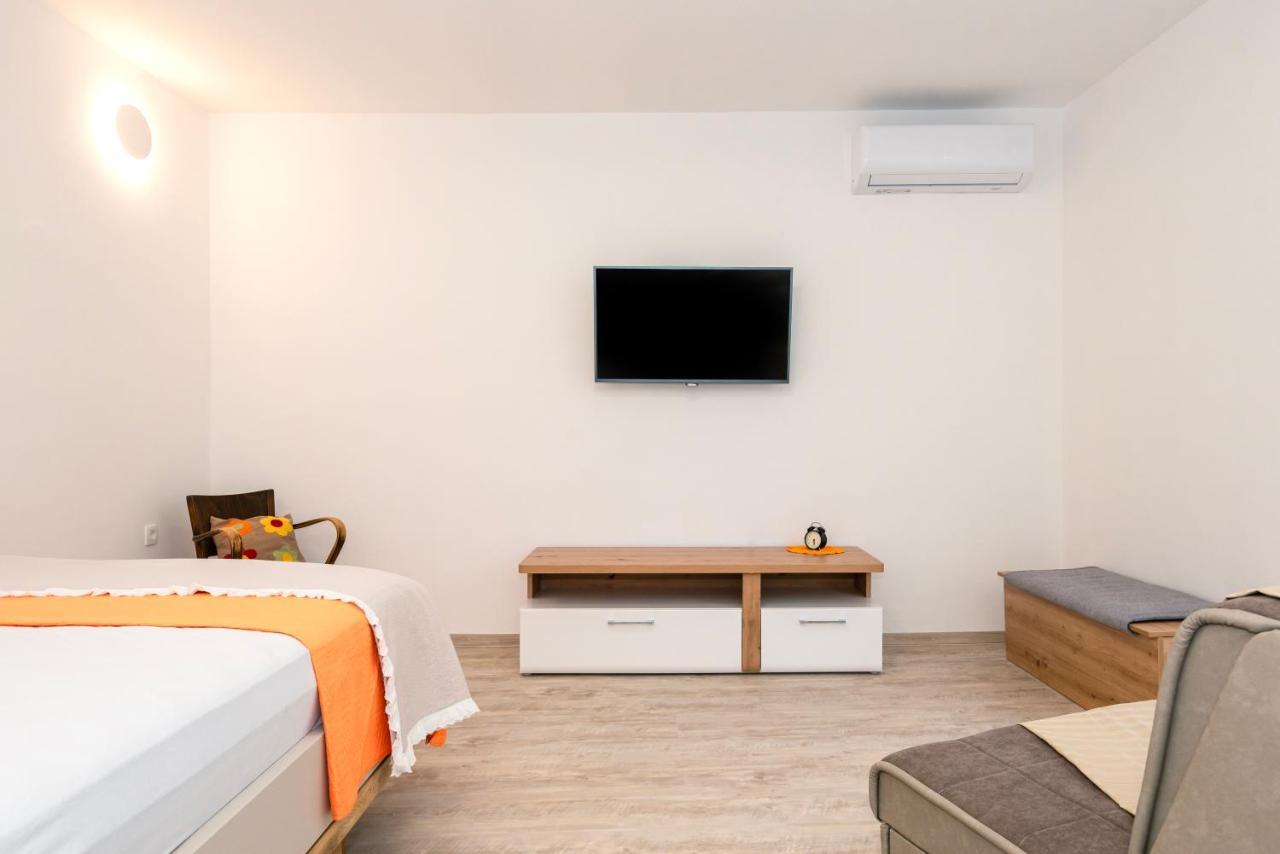 Studio Apartman Max Center Of The Old Town Free Parking Beautiful View Sibenik Bagian luar foto
