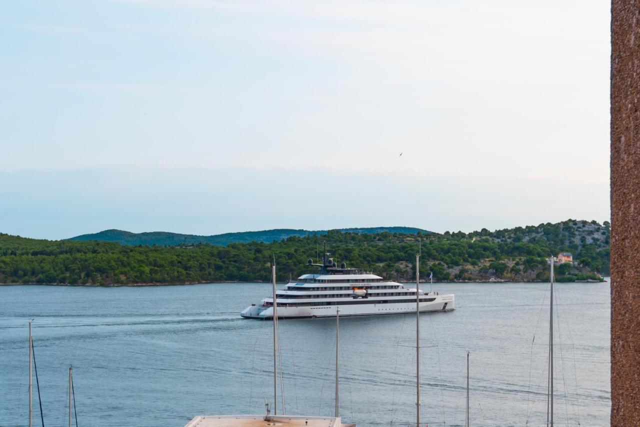 Studio Apartman Max Center Of The Old Town Free Parking Beautiful View Sibenik Bagian luar foto