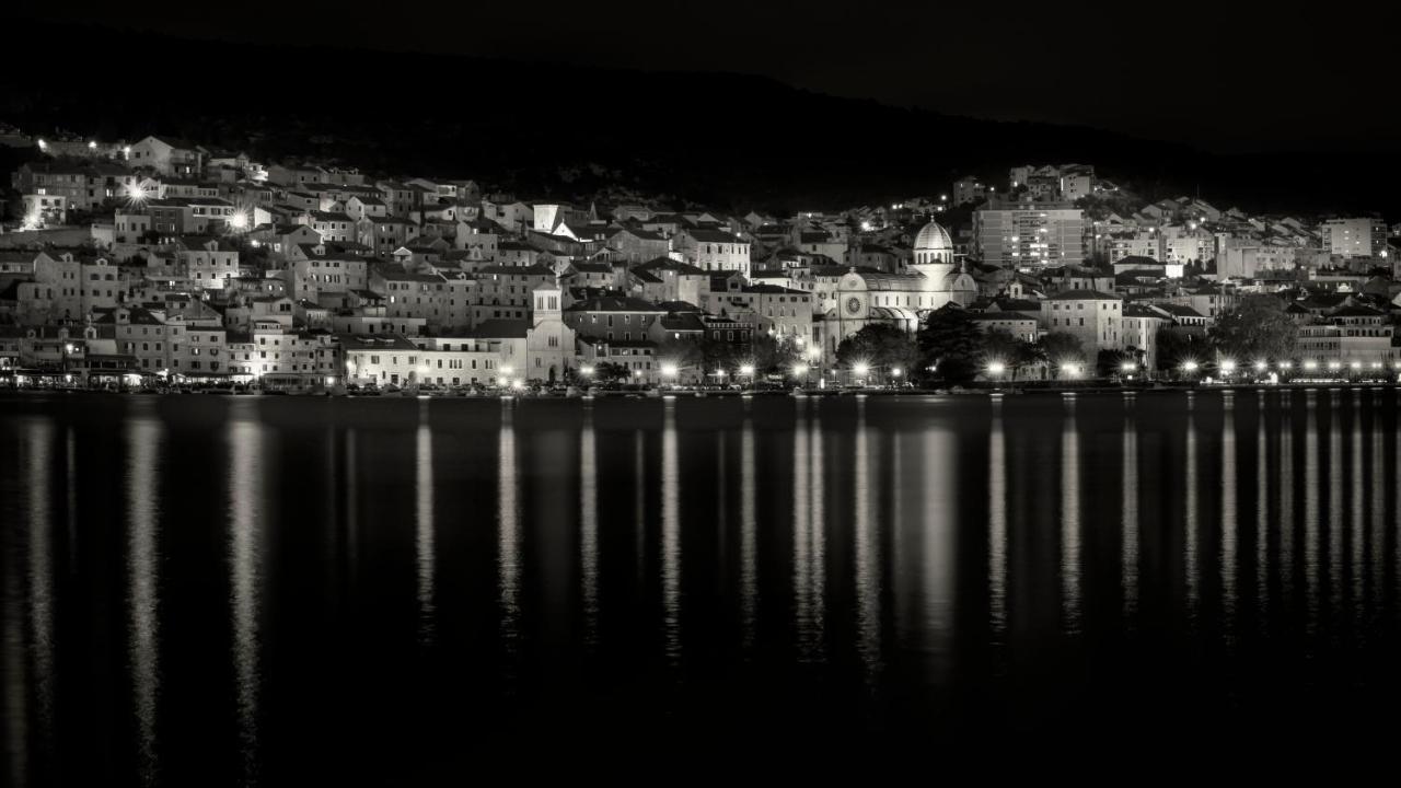 Studio Apartman Max Center Of The Old Town Free Parking Beautiful View Sibenik Bagian luar foto